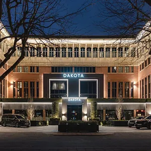  Hotel Dakota
